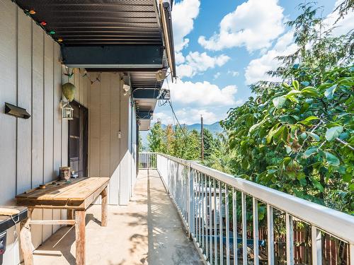 2408 11Th Avenue, Castlegar, BC - Outdoor With Exterior