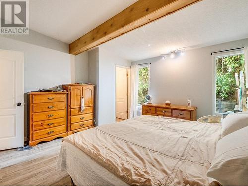 2408 11Th Avenue, Castlegar, BC - Indoor Photo Showing Bedroom