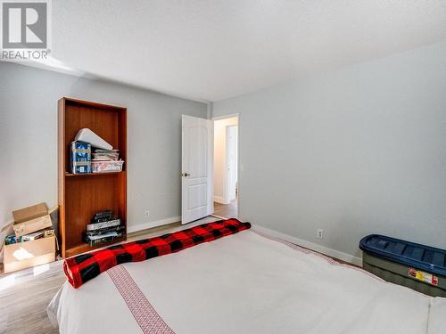 2408 11Th Avenue, Castlegar, BC - Indoor Photo Showing Other Room