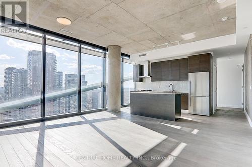 3604 - 224 King Street W, Toronto (Waterfront Communities), ON - Indoor Photo Showing Kitchen