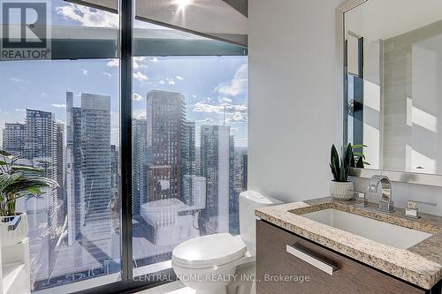 3604 - 224 King Street W, Toronto (Waterfront Communities), ON - Indoor Photo Showing Bathroom