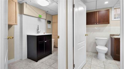 21 Haskins Court, Hamilton, ON - Indoor Photo Showing Bathroom