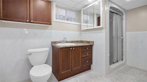 21 Haskins Court, Hamilton, ON - Indoor Photo Showing Bathroom