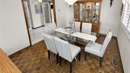 21 Haskins Court, Hamilton, ON - Indoor Photo Showing Dining Room