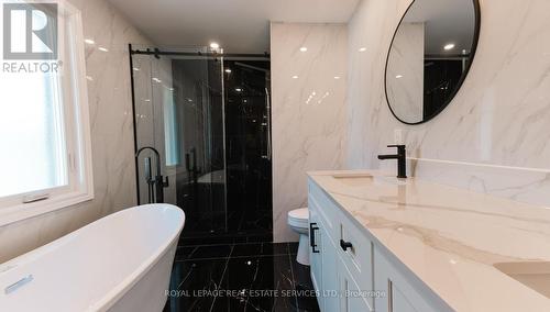 2535 Robin Drive, Mississauga, ON - Indoor Photo Showing Bathroom