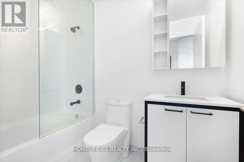 804 - 1808 St. Clair Avenue W, Toronto (Weston-Pellam Park), ON - Indoor Photo Showing Bathroom