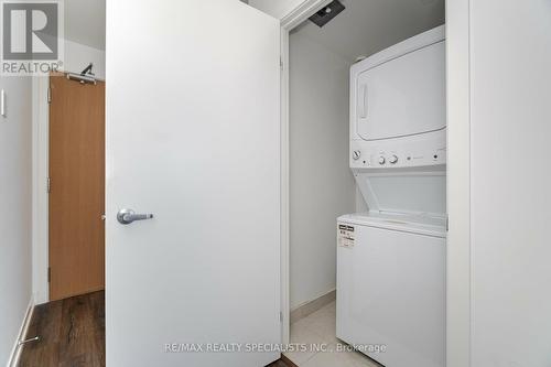 1504 - 2520 Eglinton Avenue, Mississauga (Central Erin Mills), ON - Indoor Photo Showing Laundry Room