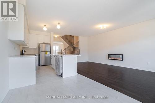 2646 Delphinium Trail, Pickering, ON - Indoor Photo Showing Kitchen