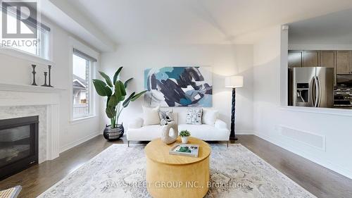 202 Paradelle Drive, Richmond Hill (Oak Ridges Lake Wilcox), ON - Indoor Photo Showing Living Room With Fireplace