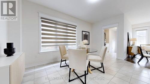 202 Paradelle Drive, Richmond Hill (Oak Ridges Lake Wilcox), ON - Indoor Photo Showing Dining Room