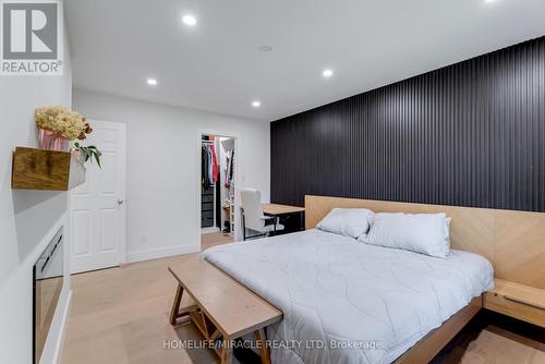 71 Nicholson Crescent, Springwater (Minesing), ON - Indoor Photo Showing Bedroom