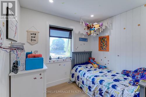 71 Nicholson Crescent, Springwater (Minesing), ON - Indoor Photo Showing Bedroom