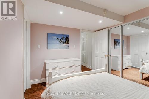 71 Nicholson Crescent, Springwater (Minesing), ON - Indoor Photo Showing Bedroom