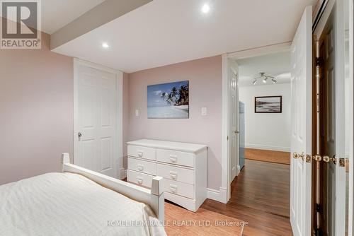 71 Nicholson Crescent, Springwater (Minesing), ON - Indoor Photo Showing Bedroom