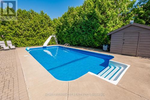 71 Nicholson Crescent, Springwater (Minesing), ON - Outdoor With In Ground Pool