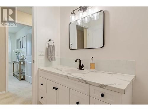 878 Roma Court, Kelowna, BC - Indoor Photo Showing Bathroom