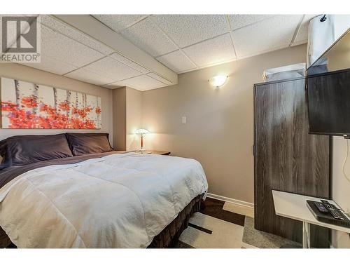 878 Roma Court, Kelowna, BC - Indoor Photo Showing Bedroom