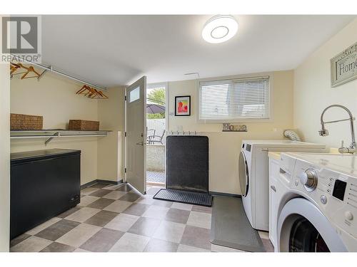 878 Roma Court, Kelowna, BC - Indoor Photo Showing Laundry Room