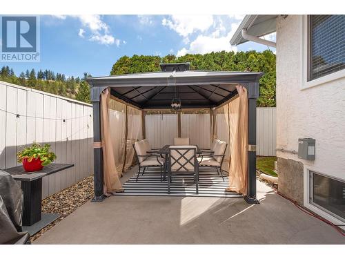 878 Roma Court, Kelowna, BC - Outdoor With Exterior