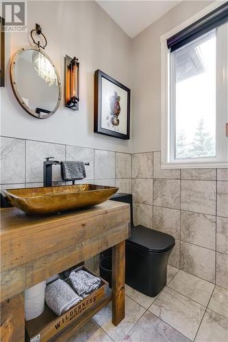 18734 County 2 Road, Cornwall, ON - Indoor Photo Showing Bathroom