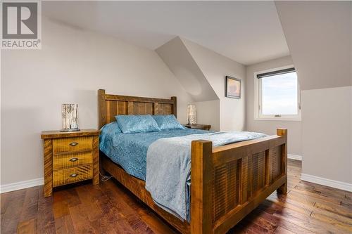 18734 County 2 Road, Cornwall, ON - Indoor Photo Showing Bedroom