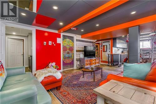 18734 County 2 Road, Cornwall, ON - Indoor Photo Showing Living Room