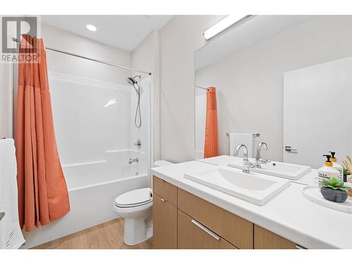 1341 Rocky Point Drive, Kelowna, BC - Indoor Photo Showing Bathroom