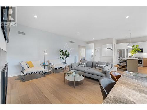 1341 Rocky Point Drive, Kelowna, BC - Indoor Photo Showing Living Room