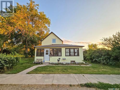 110 2Nd Avenue, Young, SK - Outdoor