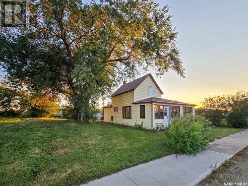 110 2Nd Avenue, Young, SK - Outdoor