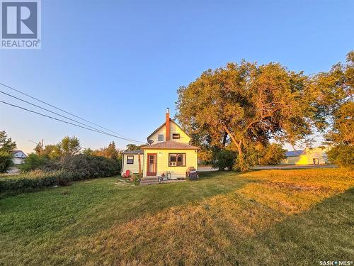 110 2Nd Avenue, Young, SK - Outdoor