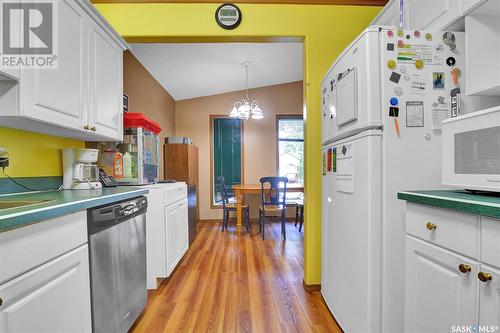 1329 Queen Street, Regina, SK - Indoor Photo Showing Kitchen