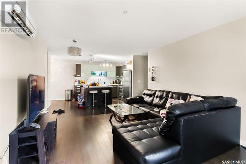 119 1610 Dakota Drive, Regina, SK - Indoor Photo Showing Living Room