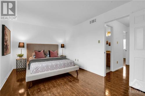 1551 Briarfield Crescent, Ottawa, ON - Indoor Photo Showing Bedroom