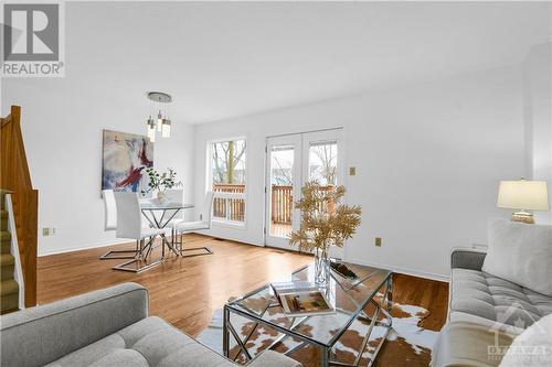 1551 Briarfield Crescent, Ottawa, ON - Indoor Photo Showing Living Room