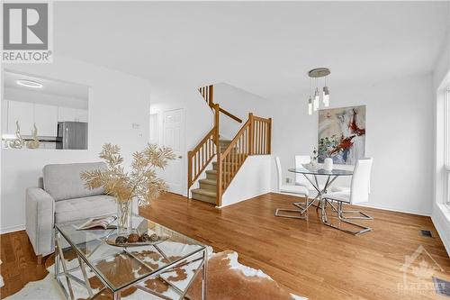 1551 Briarfield Crescent, Ottawa, ON - Indoor Photo Showing Living Room