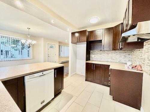 Cuisine - 209 75E Avenue, Laval (Chomedey), QC - Indoor Photo Showing Kitchen