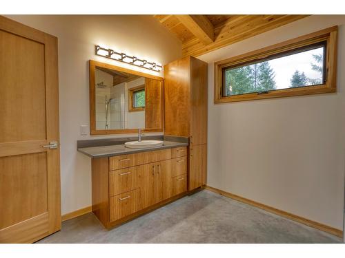 3439 Cazakoff Road, Nelson, BC - Indoor