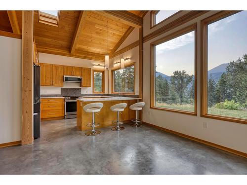 3439 Cazakoff Road, Nelson, BC - Indoor