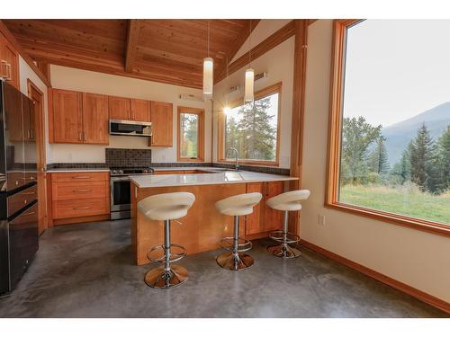 3439 Cazakoff Road, Nelson, BC - Indoor Photo Showing Kitchen