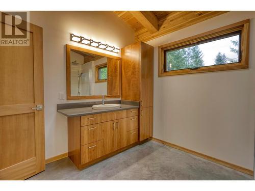 3439 Cazakoff  Road, Nelson, BC - Indoor