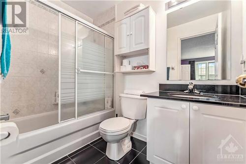 8 Beckington Private, Ottawa, ON - Indoor Photo Showing Bathroom