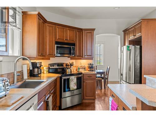 1011 Mt. Ida Drive, Vernon, BC - Indoor Photo Showing Kitchen