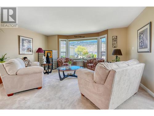 43 Kingfisher Drive, Penticton, BC - Indoor Photo Showing Living Room