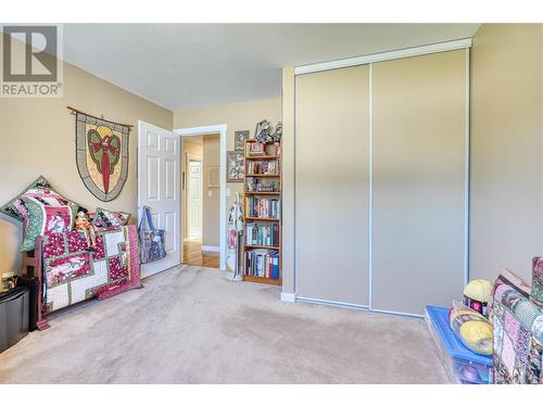 43 Kingfisher Drive, Penticton, BC - Indoor Photo Showing Bedroom