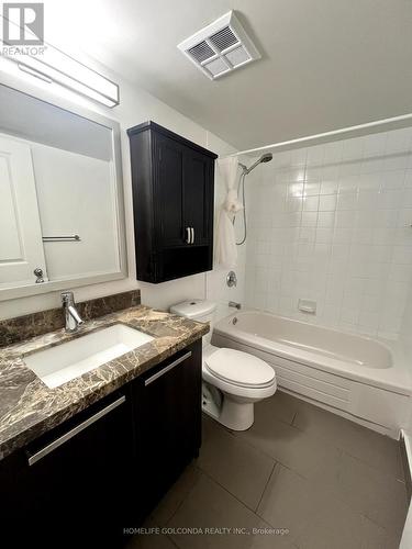 1702 - 11 St. Joseph Street, Toronto, ON - Indoor Photo Showing Bathroom