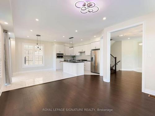 1256 Stevens Rd, Innisfil, ON - Indoor Photo Showing Kitchen With Upgraded Kitchen