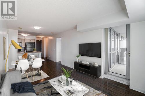 1608 - 225 Sherway Gardens Road, Toronto (Islington-City Centre West), ON - Indoor Photo Showing Living Room