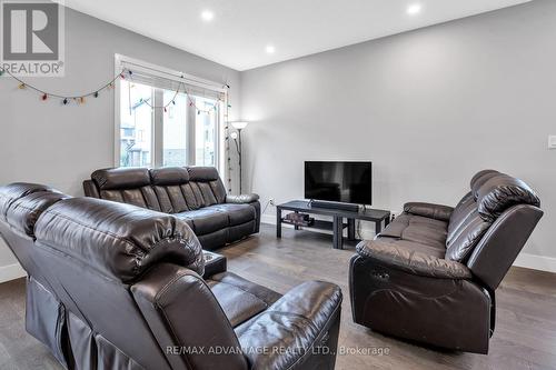 92 - 2070 Meadowgate Boulevard, London, ON - Indoor Photo Showing Living Room