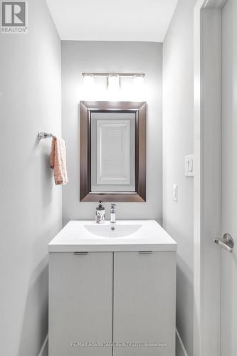 92 - 2070 Meadowgate Boulevard, London, ON - Indoor Photo Showing Bathroom